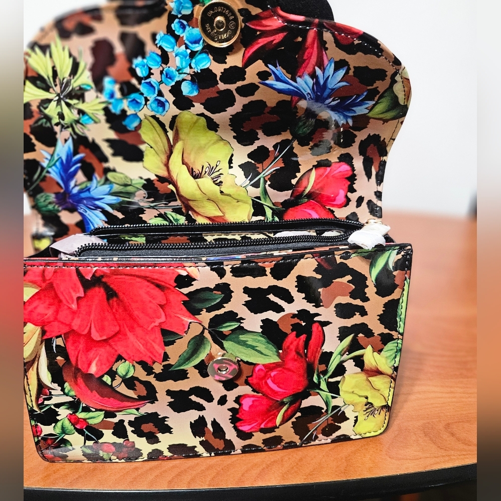 Betsey Johnson Leopard Bow Slingback Heels with Coordinating Trendology Handbag - Picture 7 of 14